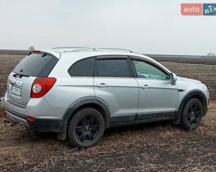 Серый Шевроле Каптива, объемом двигателя 2.4 л и пробегом 174 тыс. км за 9500 $, фото 5 на Automoto.ua