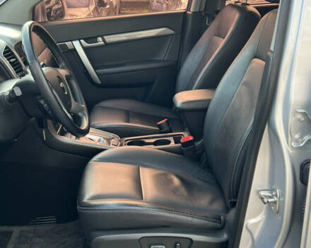 Серый Шевроле Каптива, объемом двигателя 2.2 л и пробегом 150 тыс. км за 12500 $, фото 16 на Automoto.ua