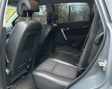 Серый Шевроле Каптива, объемом двигателя 2.2 л и пробегом 220 тыс. км за 11000 $, фото 12 на Automoto.ua