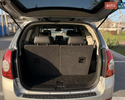 Сірий Шевроле Каптіва, об'ємом двигуна 2.41 л та пробігом 147 тис. км за 13500 $, фото 23 на Automoto.ua