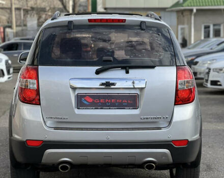 Серый Шевроле Каптива, объемом двигателя 2.2 л и пробегом 150 тыс. км за 12500 $, фото 4 на Automoto.ua