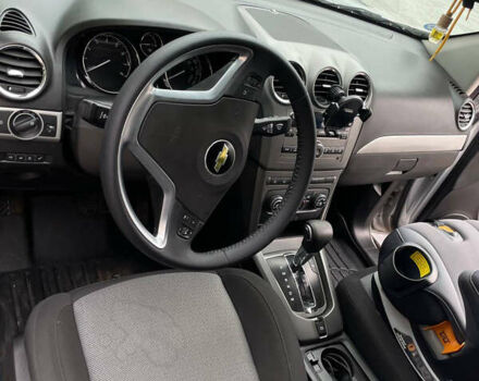 Сірий Шевроле Каптіва, об'ємом двигуна 2.38 л та пробігом 170 тис. км за 8300 $, фото 21 на Automoto.ua