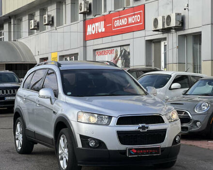 Серый Шевроле Каптива, объемом двигателя 2.2 л и пробегом 150 тыс. км за 12500 $, фото 2 на Automoto.ua