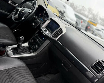 Серый Шевроле Каптива, объемом двигателя 2.2 л и пробегом 270 тыс. км за 8999 $, фото 35 на Automoto.ua