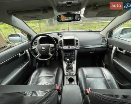 Серый Шевроле Каптива, объемом двигателя 2.23 л и пробегом 216 тыс. км за 10700 $, фото 6 на Automoto.ua