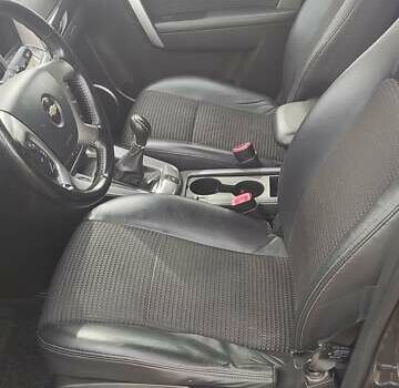 Серый Шевроле Каптива, объемом двигателя 2.2 л и пробегом 235 тыс. км за 12000 $, фото 12 на Automoto.ua