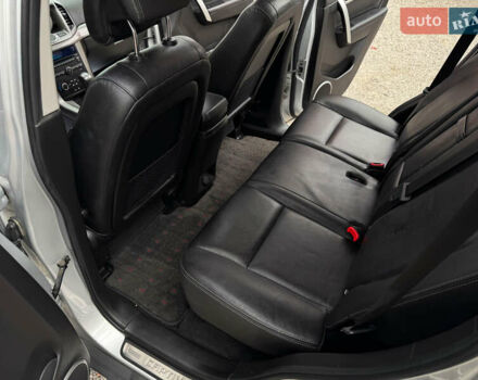 Серый Шевроле Каптива, объемом двигателя 2.2 л и пробегом 150 тыс. км за 11500 $, фото 19 на Automoto.ua