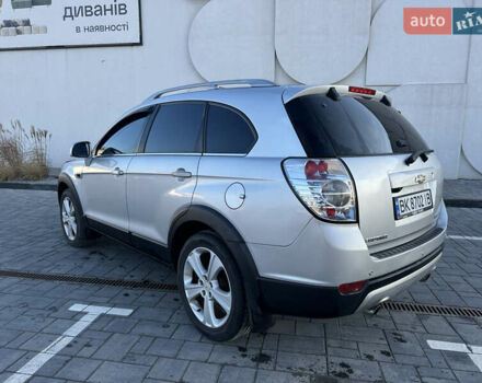 Серый Шевроле Каптива, объемом двигателя 2.23 л и пробегом 258 тыс. км за 10400 $, фото 6 на Automoto.ua