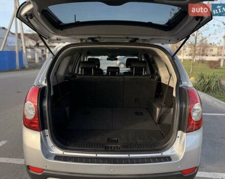 Сірий Шевроле Каптіва, об'ємом двигуна 2.41 л та пробігом 147 тис. км за 13500 $, фото 19 на Automoto.ua