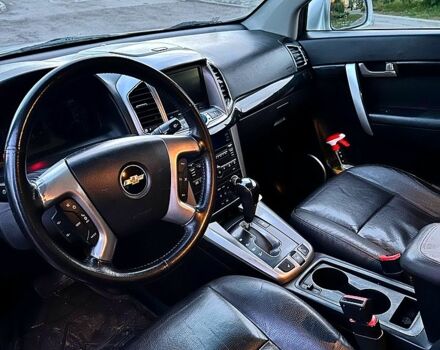 Серый Шевроле Каптива, объемом двигателя 2.2 л и пробегом 285 тыс. км за 10500 $, фото 8 на Automoto.ua