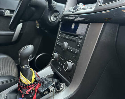 Серый Шевроле Каптива, объемом двигателя 2.2 л и пробегом 220 тыс. км за 11000 $, фото 11 на Automoto.ua