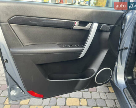 Серый Шевроле Каптива, объемом двигателя 2.2 л и пробегом 209 тыс. км за 12500 $, фото 19 на Automoto.ua