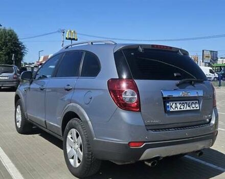 Сірий Шевроле Каптіва, об'ємом двигуна 2.4 л та пробігом 203 тис. км за 9400 $, фото 1 на Automoto.ua