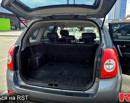 Серый Шевроле Каптива, объемом двигателя 24 л и пробегом 177 тыс. км за 10900 $, фото 8 на Automoto.ua