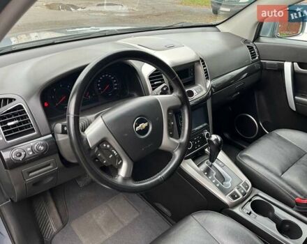 Серый Шевроле Каптива, объемом двигателя 2.2 л и пробегом 210 тыс. км за 11900 $, фото 25 на Automoto.ua