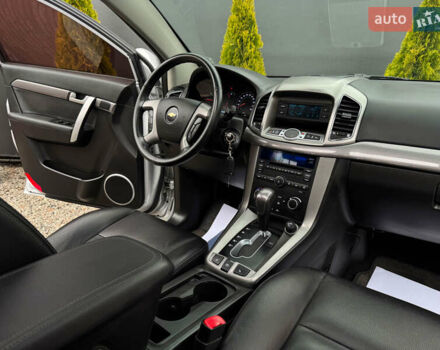 Серый Шевроле Каптива, объемом двигателя 2.2 л и пробегом 150 тыс. км за 11500 $, фото 16 на Automoto.ua