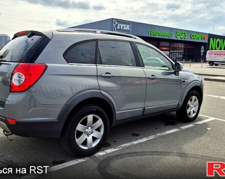 Серый Шевроле Каптива, объемом двигателя 24 л и пробегом 177 тыс. км за 10900 $, фото 3 на Automoto.ua