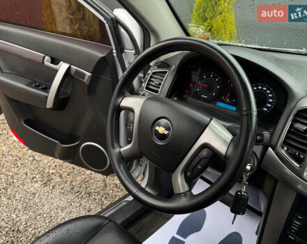 Серый Шевроле Каптива, объемом двигателя 2.2 л и пробегом 150 тыс. км за 11500 $, фото 28 на Automoto.ua