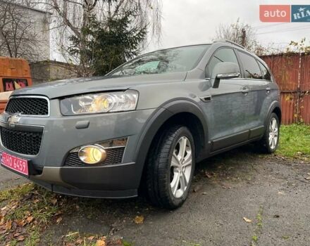 Серый Шевроле Каптива, объемом двигателя 2.2 л и пробегом 210 тыс. км за 11900 $, фото 2 на Automoto.ua