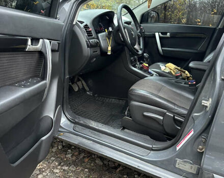 Серый Шевроле Каптива, объемом двигателя 2.2 л и пробегом 220 тыс. км за 11000 $, фото 8 на Automoto.ua