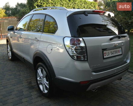 Серый Шевроле Каптива, объемом двигателя 2.2 л и пробегом 77 тыс. км за 13950 $, фото 4 на Automoto.ua