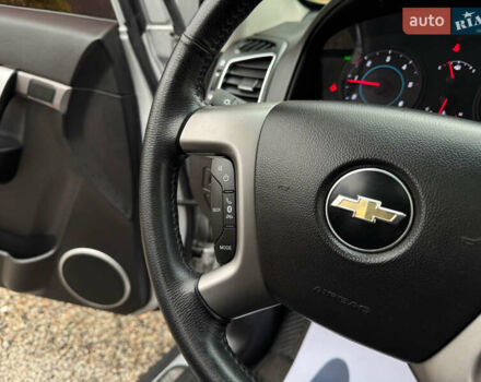 Серый Шевроле Каптива, объемом двигателя 2.2 л и пробегом 150 тыс. км за 11500 $, фото 29 на Automoto.ua