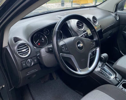 Серый Шевроле Каптива, объемом двигателя 2.38 л и пробегом 238 тыс. км за 10500 $, фото 5 на Automoto.ua