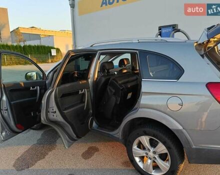 Сірий Шевроле Каптіва, об'ємом двигуна 2.2 л та пробігом 160 тис. км за 11900 $, фото 8 на Automoto.ua