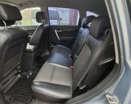 Серый Шевроле Каптива, объемом двигателя 2.4 л и пробегом 185 тыс. км за 12500 $, фото 5 на Automoto.ua