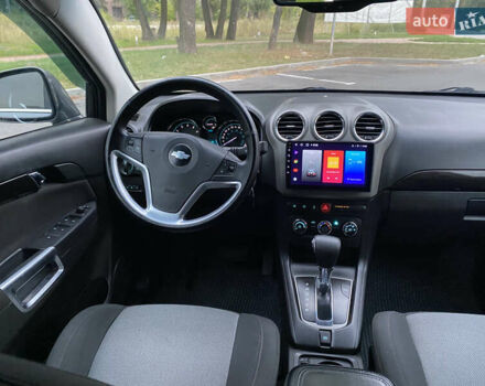 Серый Шевроле Каптива, объемом двигателя 2.38 л и пробегом 238 тыс. км за 10500 $, фото 8 на Automoto.ua