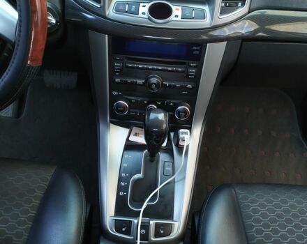 Серый Шевроле Каптива, объемом двигателя 2 л и пробегом 198 тыс. км за 13500 $, фото 6 на Automoto.ua