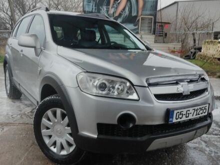Серый Шевроле Каптива, объемом двигателя 2.4 л и пробегом 234 тыс. км за 3400 $, фото 1 на Automoto.ua