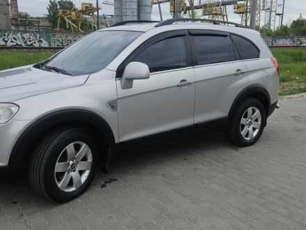 Серый Шевроле Каптива, объемом двигателя 2.4 л и пробегом 310 тыс. км за 8000 $, фото 1 на Automoto.ua