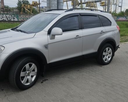 Серый Шевроле Каптива, объемом двигателя 2.4 л и пробегом 310 тыс. км за 8000 $, фото 1 на Automoto.ua