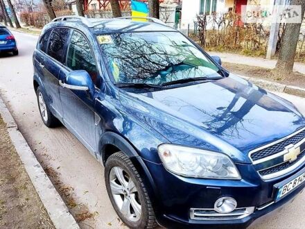 Сірий Шевроле Каптіва, об'ємом двигуна 2 л та пробігом 150 тис. км за 8000 $, фото 1 на Automoto.ua