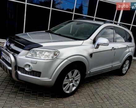 Серый Шевроле Каптива, объемом двигателя 2.4 л и пробегом 260 тыс. км за 6990 $, фото 1 на Automoto.ua