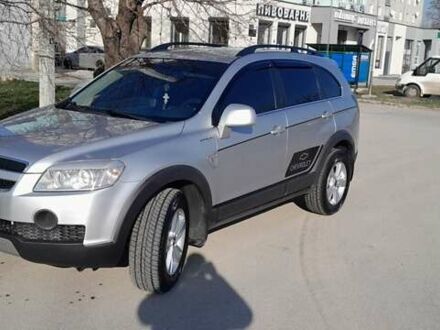 Серый Шевроле Каптива, объемом двигателя 2 л и пробегом 288 тыс. км за 8800 $, фото 1 на Automoto.ua