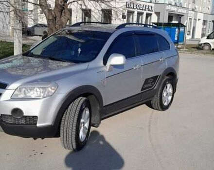 Серый Шевроле Каптива, объемом двигателя 2 л и пробегом 288 тыс. км за 8800 $, фото 1 на Automoto.ua