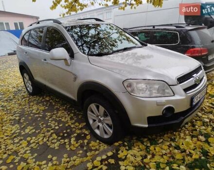 Сірий Шевроле Каптіва, об'ємом двигуна 2.41 л та пробігом 270 тис. км за 5800 $, фото 1 на Automoto.ua