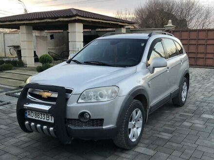 Серый Шевроле Каптива, объемом двигателя 2.41 л и пробегом 350 тыс. км за 7150 $, фото 1 на Automoto.ua