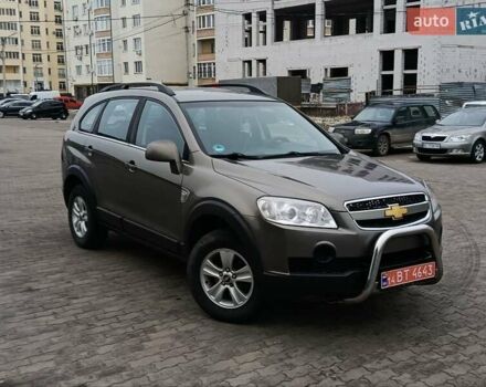 Серый Шевроле Каптива, объемом двигателя 2.4 л и пробегом 186 тыс. км за 7700 $, фото 1 на Automoto.ua
