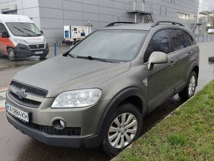 Серый Шевроле Каптива, объемом двигателя 2.4 л и пробегом 250 тыс. км за 7000 $, фото 1 на Automoto.ua