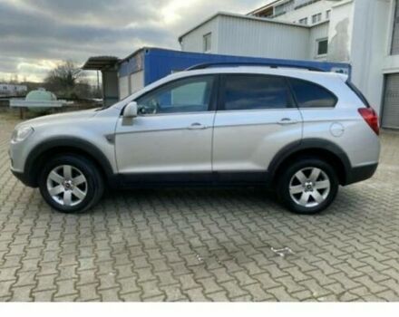 Сірий Шевроле Каптіва, об'ємом двигуна 2 л та пробігом 242 тис. км за 8600 $, фото 1 на Automoto.ua