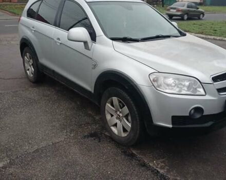 Серый Шевроле Каптива, объемом двигателя 2.4 л и пробегом 191 тыс. км за 7500 $, фото 1 на Automoto.ua