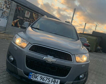 Серый Шевроле Каптива, объемом двигателя 2.23 л и пробегом 280 тыс. км за 10000 $, фото 1 на Automoto.ua