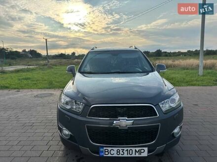 Сірий Шевроле Каптіва, об'ємом двигуна 2.2 л та пробігом 300 тис. км за 12500 $, фото 1 на Automoto.ua