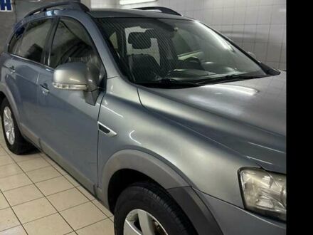 Серый Шевроле Каптива, объемом двигателя 2.38 л и пробегом 168 тыс. км за 10900 $, фото 1 на Automoto.ua