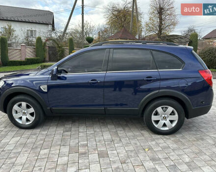 Синій Шевроле Каптіва, об'ємом двигуна 2.4 л та пробігом 333 тис. км за 7500 $, фото 4 на Automoto.ua