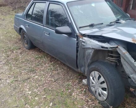 Серый Шевроле Кавалер, объемом двигателя 2 л и пробегом 300 тыс. км за 699 $, фото 10 на Automoto.ua