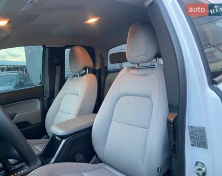 Белый Шевроле Колорадо, объемом двигателя 2.46 л и пробегом 55 тыс. км за 16900 $, фото 18 на Automoto.ua